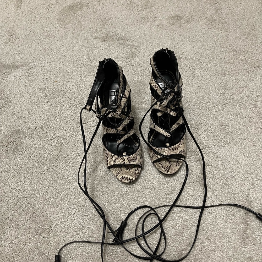 SHOES